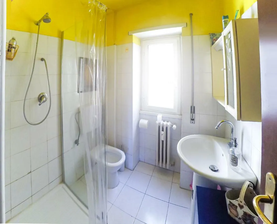 Camere Bellissime In Appartamento Рим